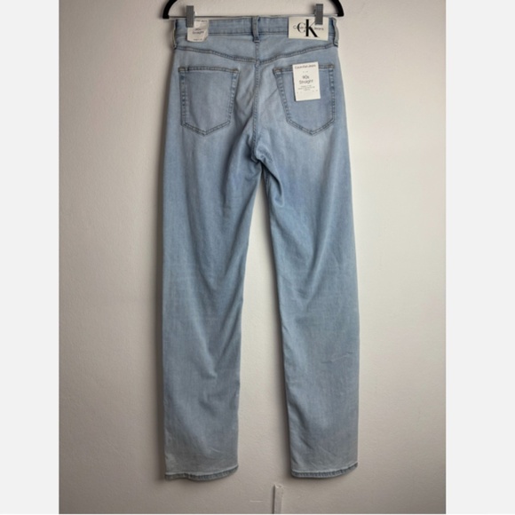 NWT Calvin Klein Jeans Womens 90s Straight Leg Blue Light Wash Denim Size 28 - Picture 3 of 6